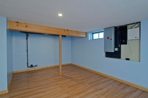 155 Canton Cir, Springfield MA 01104-1441 exterior