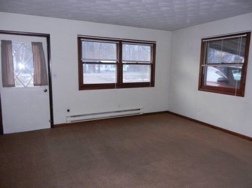 233 12 St, Plainwell MI 49080-1117 exterior