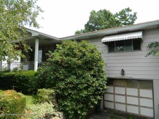 114 Penwood Dr, Scranton, PA 18505-3634