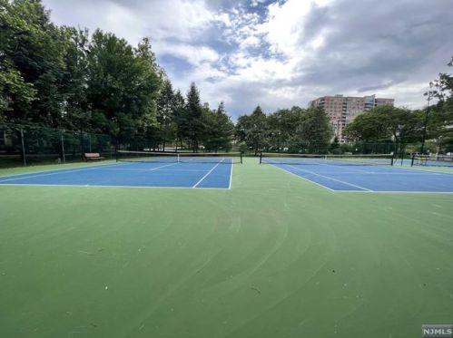 202 Nelson Ct, Edgewater NJ  07020-1631 exterior