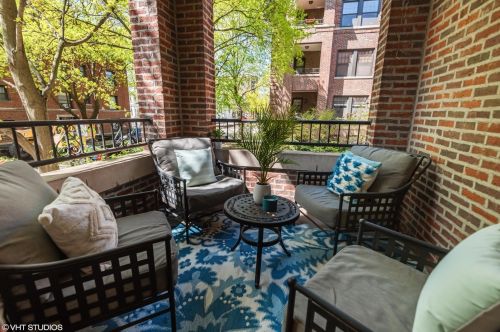 914 Schubert Ave, Chicago IL 60614-2159 exterior