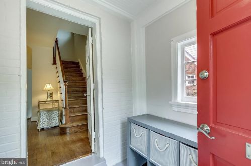 7426 Piney Branch Rd, Silver Spring MD 20901-4352 exterior