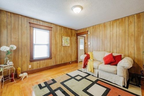 32 Monrovia St, Springfield MA 01104-3113 exterior