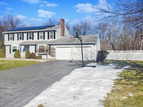 46 Lancaster Dr, Windsor, CT 06095-1471