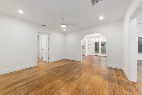 715 Dover St, Dallas, TX 75216-1505