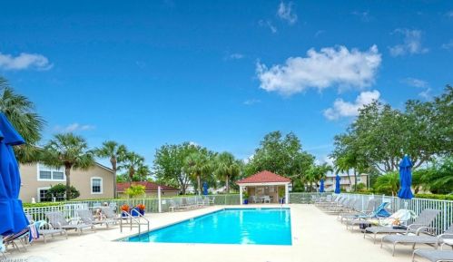 2865 Cypress Trace Cir, Naples FL 34119-8494 exterior