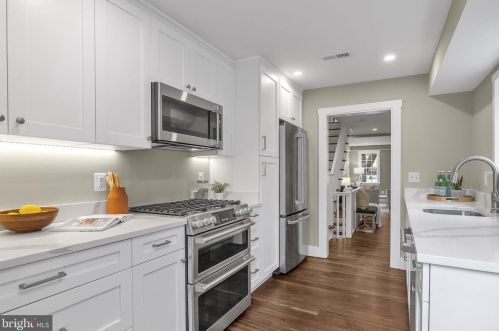 313 Royal St, Alexandria VA  22314-2628 exterior