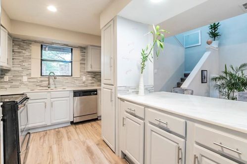 12542 Burninglog Ln, Dallas TX 75243-2118 exterior