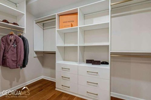 620 Colebrook Ct, Atlanta GA  30327-4710 exterior