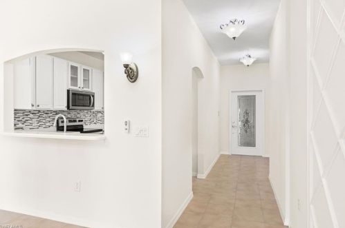 14278 Manchester Dr, Naples FL 34114-8624 exterior