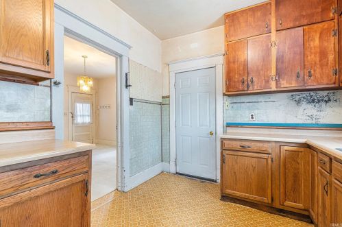 301 12 St, Mishawaka IN 46544-5409 exterior