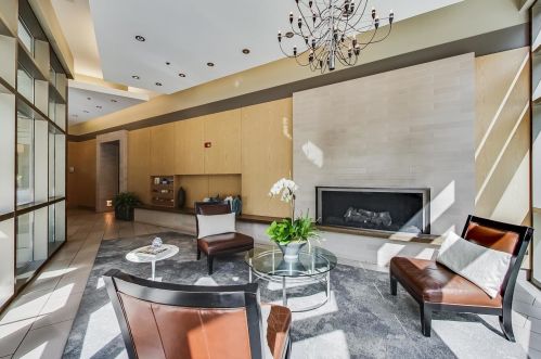 150 Superior St, Chicago IL  60611-2916 exterior