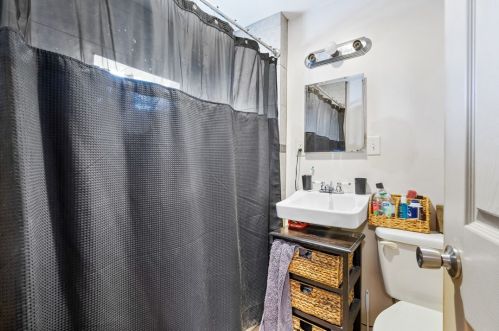 9 Carrick Ave, Pittsburgh PA  15210-4321 exterior