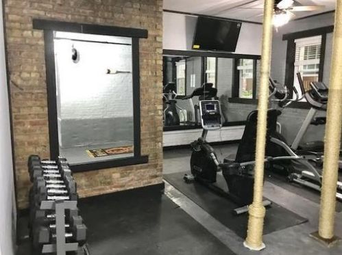 6114 Winthrop Ave, Chicago IL 60660-2485 exterior