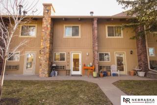 8941 Miami St, Omaha, NE 68134-6195