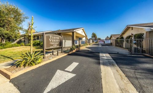 12700 Newport Ave, Tustin CA 92780-8001 exterior