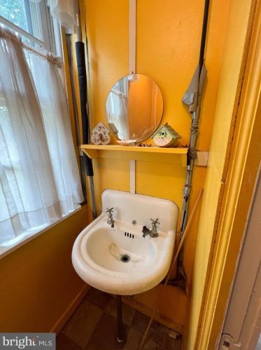 1318 Howard Ave, Primrose PA 17901-3418 exterior