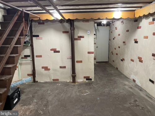 4029 Dungan St, Philadelphia PA 19124-5316 exterior