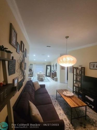 1970 Jamesport Dr, Fort Pierce FL  34953-4377 exterior