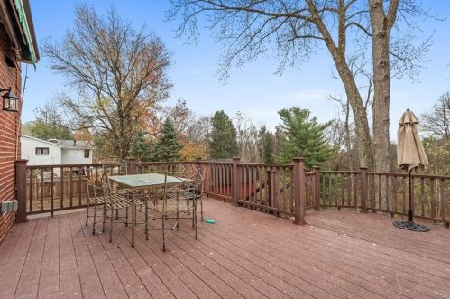 250 Chapel Ridge Rd, Pittsburgh PA  15238-1832 exterior