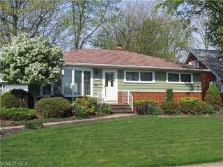 7130 Parkview Dr, Cleveland OH  44134-4758 exterior