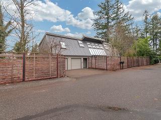 4187 Greenleaf Dr, Portland OR  97221-3224 exterior