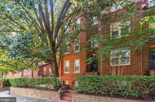 1413 A St, Washington DC  20003-1524 exterior