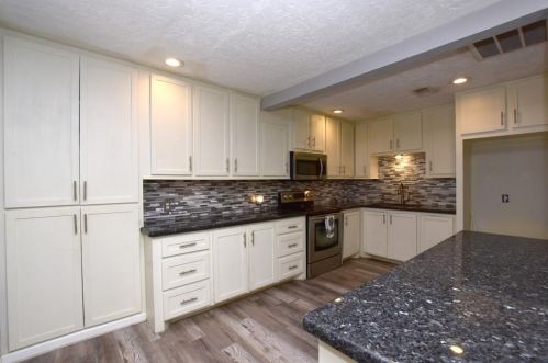 1468 Rollinghills Rd, Conroe TX 77303-4616 exterior