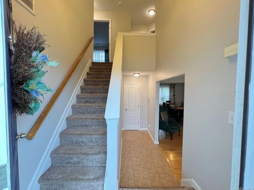 20 Dogwood Dr, Middletown NY 10940-1801 exterior