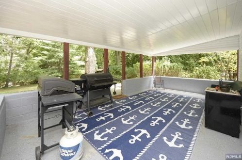 5 Middletown Rd, Montvale NJ  07645-2413 exterior