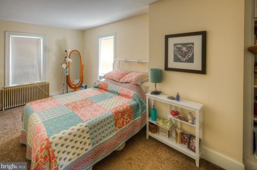 412 Delaware St, New Castle DE 19720-5045 exterior