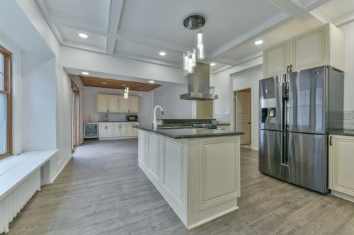 3531 Murray Ave, Milwaukee WI  53211-2525 exterior