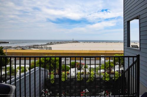 19 Harborhead Dr, Point Pleasant Beach NJ 08742-2681 exterior