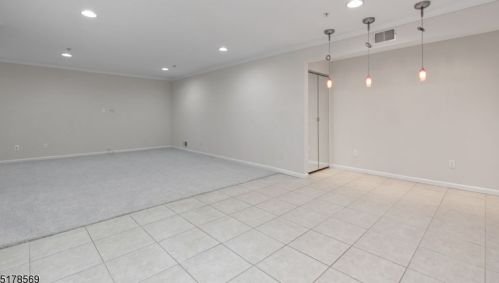 1006 Robin Ct, Green Brook NJ 08812-1737 exterior