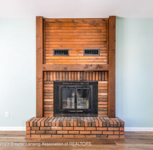 1225 Sandhill Dr, Dewitt MI 48820-9551 exterior