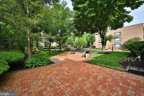 1680 Huntingdon Pike, Huntingdon Valley PA  19006-6906 exterior