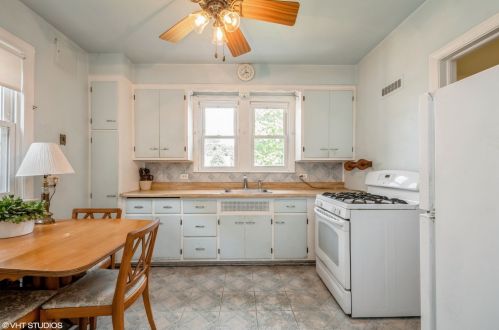 5227 Lamon Ave, Chicago IL 60630-1605 exterior