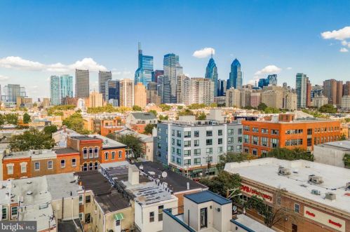 2210 Kater St, Philadelphia PA 19146-1139 exterior