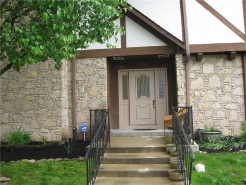 1232 Kings Cove Ct, Indianapolis, IN 46260-1605