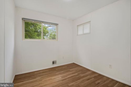 913 Caddington Ave, Silver Spring MD 20901-1048 exterior