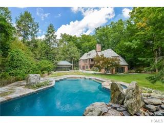 1 Fox Run, Armonk NY  10504-1011 exterior