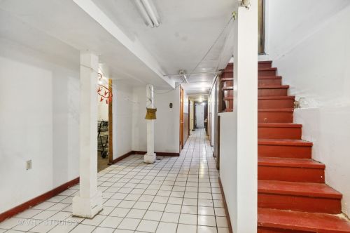 2449 Diversey Ave, Chicago IL 60647-1940 exterior