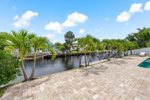 1366 4th Ct, Boca Raton FL  33432-1409 exterior