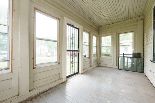 548 Dayton Ave, Kalamazoo, MI 49048-2107