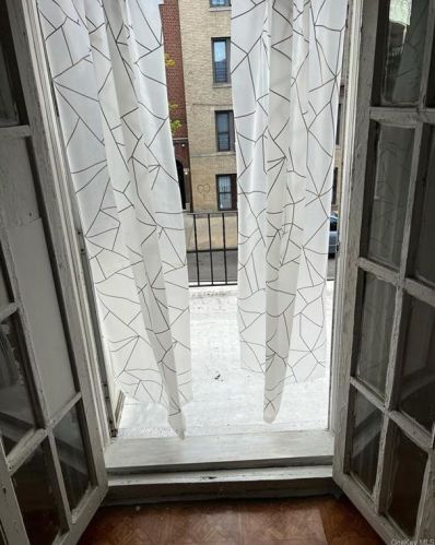 3146 Perry Ave, Bronx NY  10467-4106 exterior