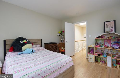 1908 New Hampshire Ave, Washington DC 20009-3310 exterior