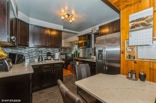 3542 84th St, Chicago, IL 60652-3210