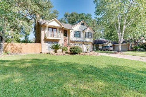 2811 Creek Manor Dr, Humble, TX 77339-1222