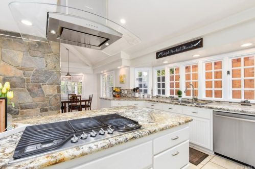 13561 Malena Dr, Tustin CA 92780-1914 exterior