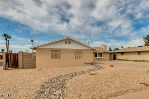 6702 42nd Ave, Phoenix, AZ 85019-1004